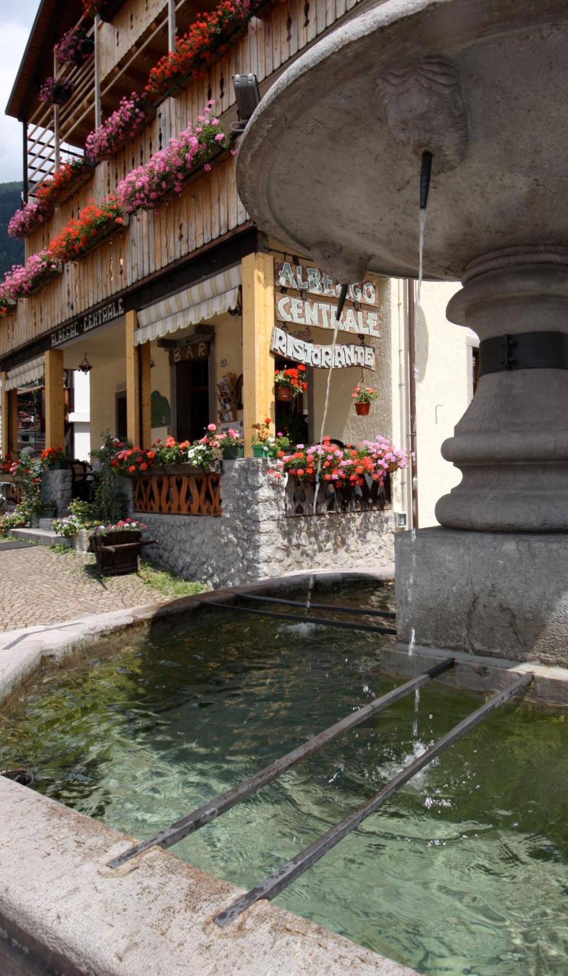 Albergo Centrale Forni di Sopra Zewnętrze zdjęcie