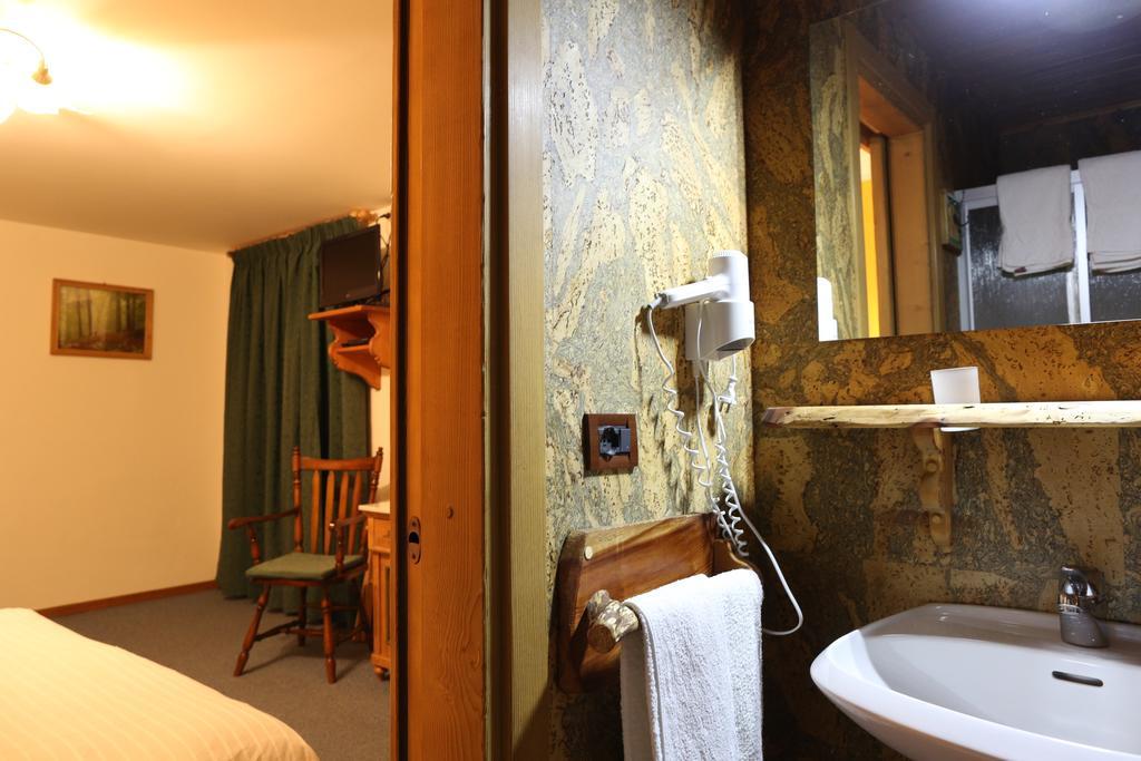 Albergo Centrale Forni di Sopra Zewnętrze zdjęcie