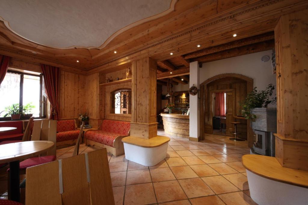 Albergo Centrale Forni di Sopra Zewnętrze zdjęcie
